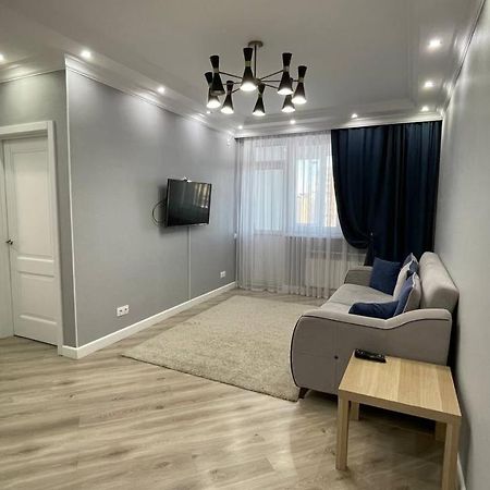 Ernaz Plus Apartments: Sauran-Towers Astana Extérieur photo