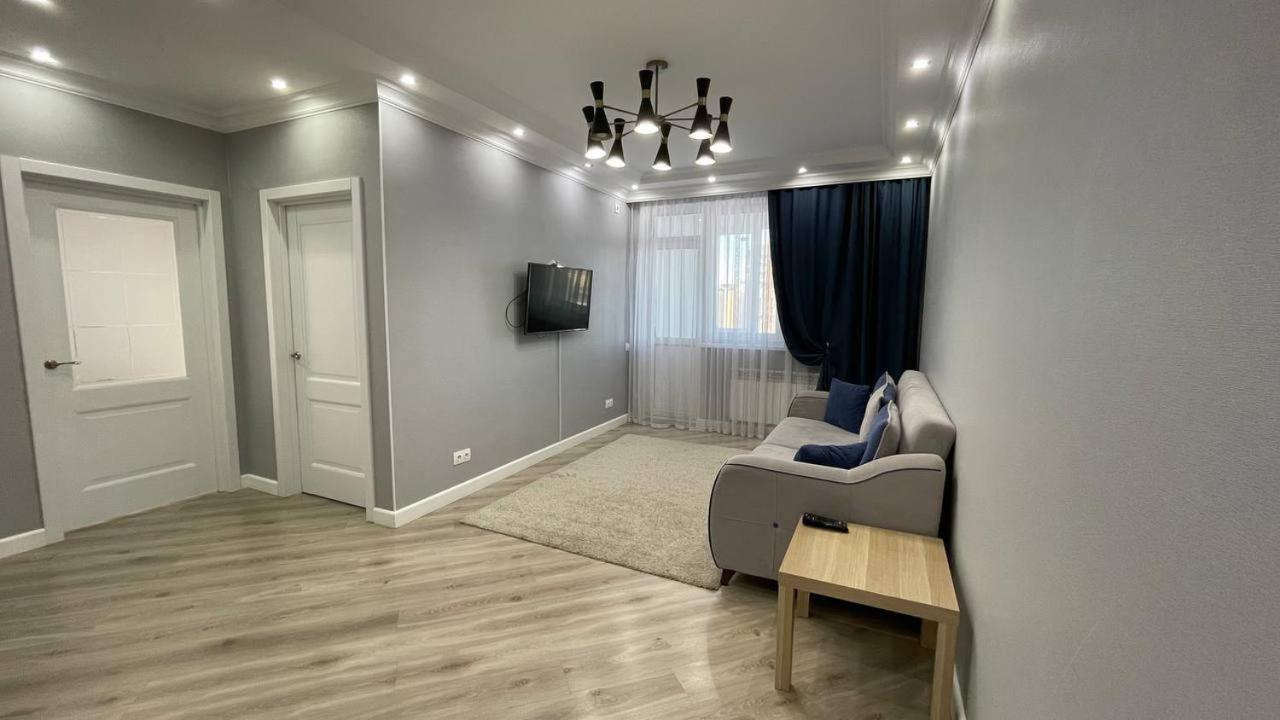 Ernaz Plus Apartments: Sauran-Towers Astana Extérieur photo