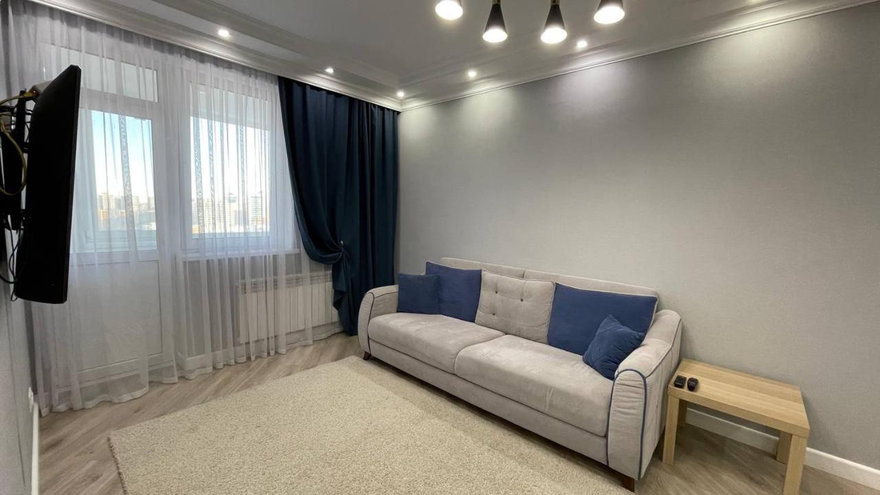 Ernaz Plus Apartments: Sauran-Towers Astana Extérieur photo